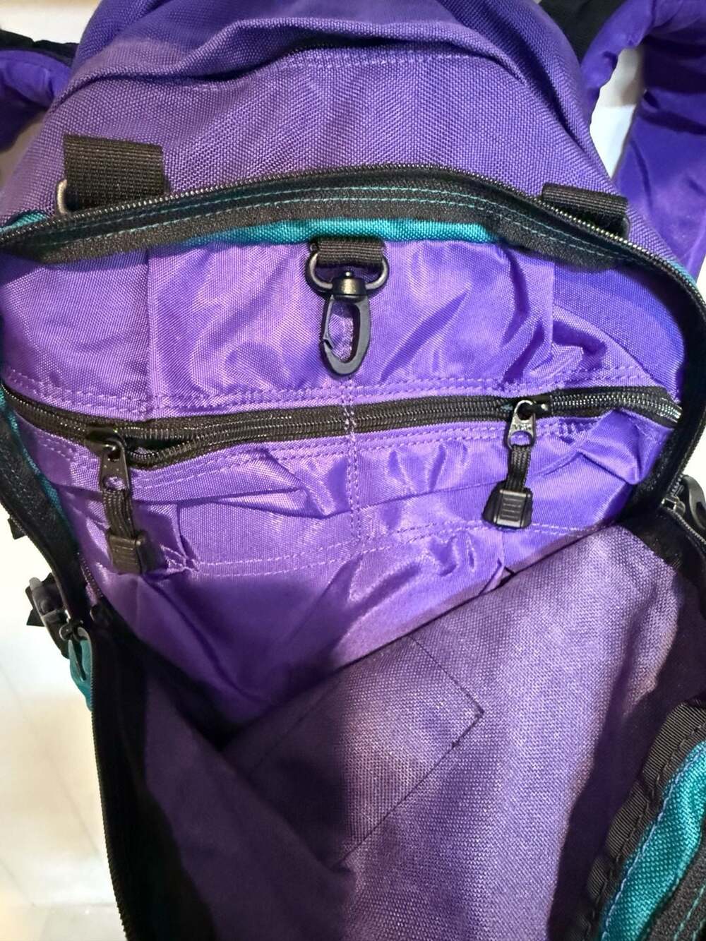 Vintage S x S Painter Outdoor Gear Purple and Teal Hiking Backpack - Picture 3 of 9
